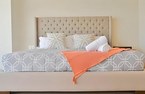 Financial District Apartment | Lobby 33