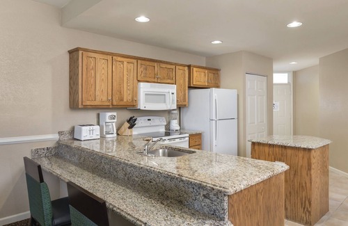 Williamsburg Resort | LOCAL HOST! Family Friendly Condo at Governor's Green. Prime Location-Pools!