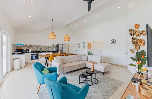 Jaburibari Villa | Local Vibes, Big Pool, Expansive Patio, 10 guests