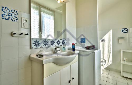 Treffiagat Apartment | LocaLise - B02- Appartement vue mer - Plage et centre à pied - Balcon - Wifi inclus - Draps inclus - Animaux bienvenus