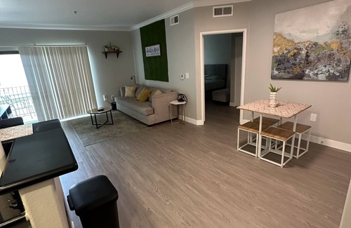 Glendale House | Located DTLA* 2BR Self Check in