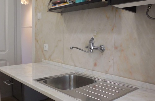 Lisbon Old Town Apartment | Located in a typical Lisbon neighborhood, it is ideal for groups or families.