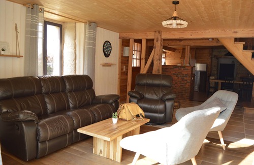 Ney House | Located in the heart of the Jura, close to lakes and waterfalls!