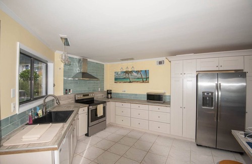 Andros Town House | Located on Fresh Creek, great for bone fishing, snorkeling & adventure