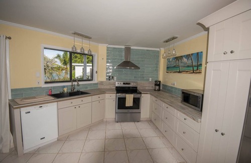 Andros Town House | Located on Fresh Creek, great for bone fishing, snorkeling & adventure