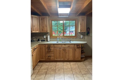 Greentown Cottage | Located on Lake Wallenpaupack. Book 2 nights get 1 free. Contact me for details.