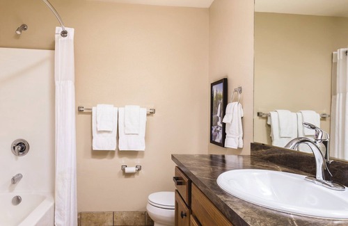 Estes Park Resort | Located on the Big Thompson River!