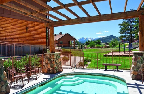 Estes Park Resort | Located on the Big Thompson River!