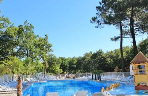 Saint-Augustin House | Location 056 | Mobil home range elegance at the Farm 4*