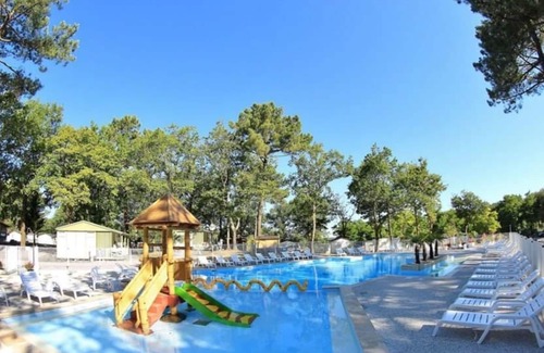 Saint-Augustin House | Location 056 | Mobil home range elegance at the Farm 4*