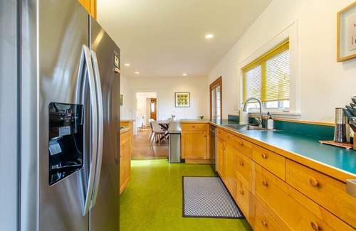 Fairmont House | ❤️ Location! 3 blks to Hayward Field, happy&vintage