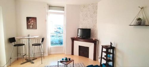 Albi Bed & Breakfast | Location chambre spacieuse avec balcon et piscine