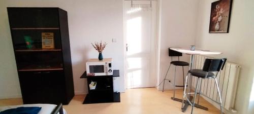 Albi Bed & Breakfast | Location chambre spacieuse avec balcon et piscine