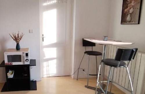 Albi Bed & Breakfast | Location chambre spacieuse avec balcon et piscine