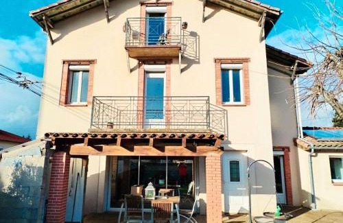 Albi Bed & Breakfast | Location chambre spacieuse avec balcon et piscine