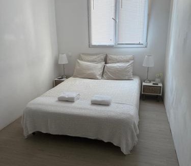 Le Ray House | Location dans résidence privée,sécurisée ,parking gratuit , 1 minute du tramway, à 9 minute du centre ville, accessible à plusieurs transports