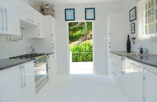 St. George's House | Location Location Location, Stylish & Comfortable, Simple Yet Elegant