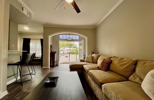 Cityplace Apartment | Location Location Location! Great apartment in Uptown