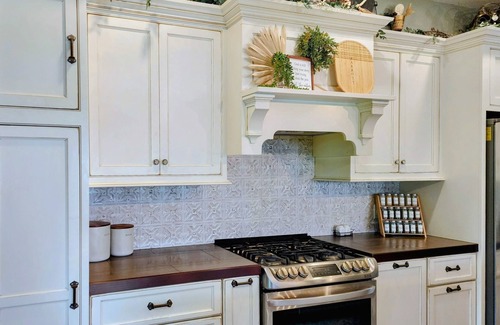 Lakeview House | Location, location, location! This is your HOME away from home for the holidays!