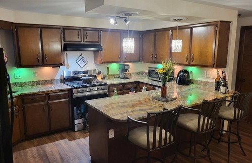 Ashwaubenon House | Location, Location ~ Perfect Location. Walking distance to NFL Draft