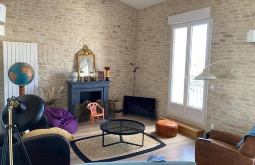 Meze House | Location Maison au Bord de L'etang de Thau - Plage 20 Mètres - 10 Couchages