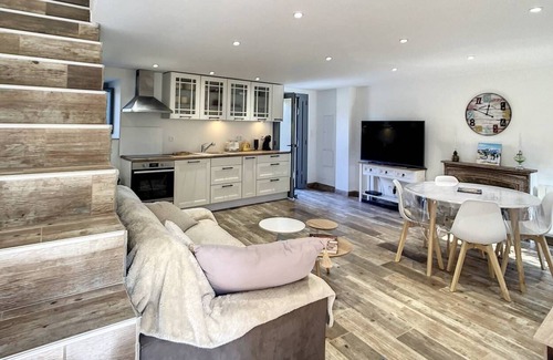 Cauro House | Location Saisonnière - Superbe Maison De Village Cauro