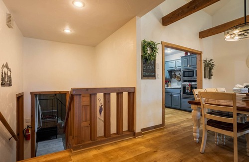 Angel Fire House | Location! Short walk to golf/tennis/park, firepit, multiple decks, high spd wifi