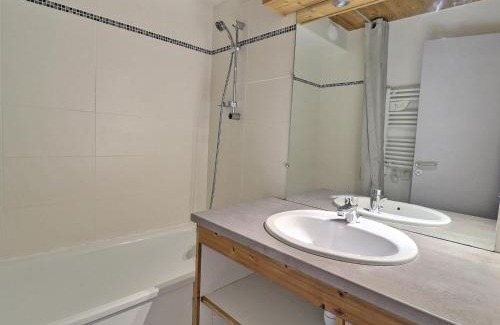 La Perriere Apartment | Location Ski La Tania : Apt 2 Pièces, 4 Pers, Balcon, Proche Commerces et Navettes - FR-1-182A-22