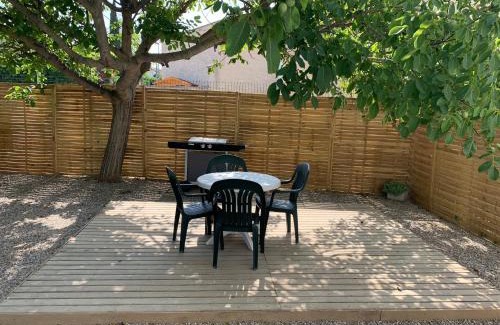 Vinassan Apartment | Location studio entre garrigue et mer