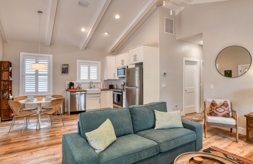 Lincolnville House | Location! Stylish Downtown Cottage.Walk to everything!