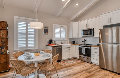 Lincolnville House | Location! Stylish Downtown Cottage.Walk to everything!