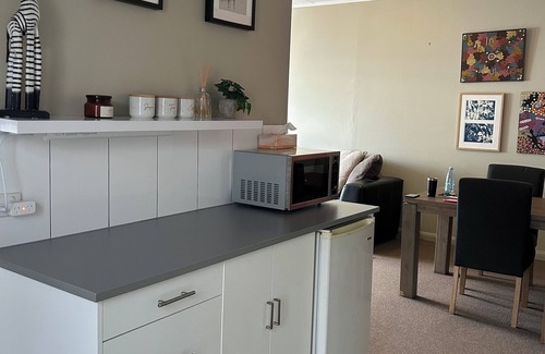 Port Macdonnell Apartment | LOCATION The Beach House Studio - Unique Seafront Affordable and Pets Negotiable