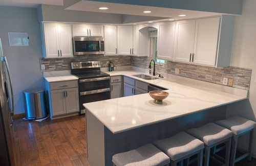 Marion House | Location & views! Cozy but room for 10. Outdoor firepit & 2 covered boat slips.