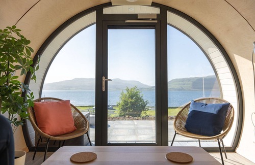 Calgary Cabin | Loch Don - sleeps 4 guests in 1 bedroom