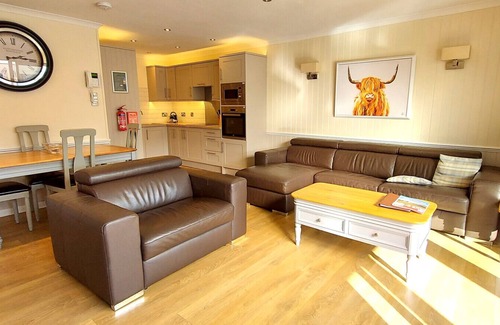 Kinloch Rannoch Condo | Loch Rannoch Highland Club, Pine Martin Lodge 4