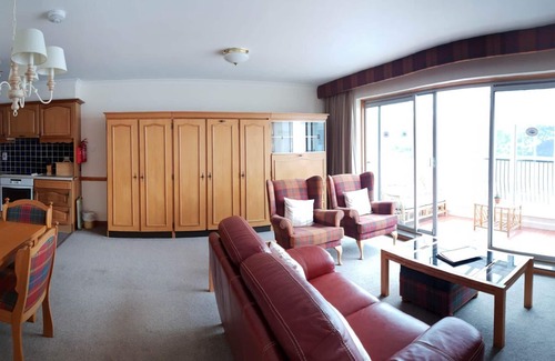 Kinloch Rannoch Cottage | Loch Rannoch Otter Lodge (8) - Retreat Group