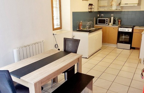Lodeve Apartment | Lodève in the heart of downtown
