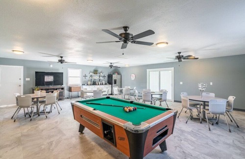 Yantis Apartment | Lodge #1 w Pool, Game Room, 1/2 Mile to Boat Ramps