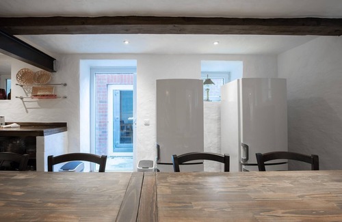 Zentrum Apartment | Lodge am Oxenweg room 4 in Husum for up to 2 people