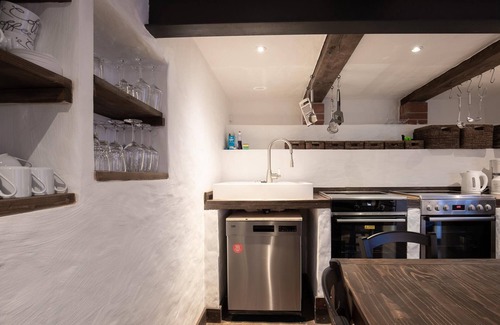 Zentrum Apartment | Lodge am Oxenweg room 4 in Husum for up to 2 people