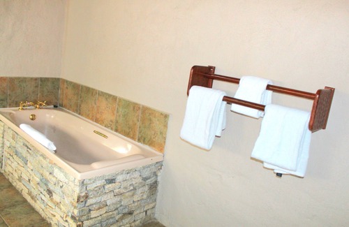 Ndadza Cabin | Lodge at The Ancient City