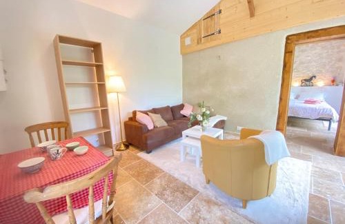 Lasserre Bed & Breakfast | LODGE avec kitchinette terrasse et jardin privé clos