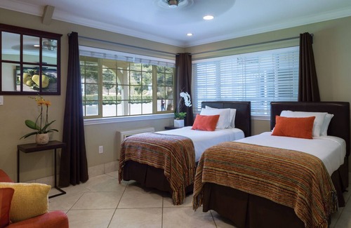 Upper Lake Apartment | Lodge Executive Suite - The Lodge At Blue Lakes