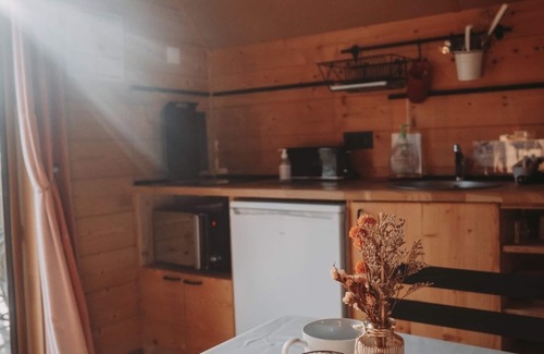 Sainte-Honorine-de-Ducy Apartment | Lodge gold with nordic bath