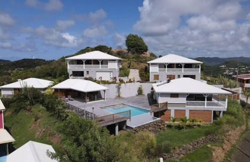 Sainte-Anne Villa | Lodge T3, 4 Étoiles, Espace Piscine et vue Mer, Sainte-anne Martinique