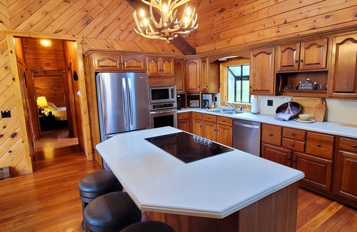 Laporte Cabin | Lodge w/INDOOR PRIVATE HEATED POOL + Hot Tub + Fire Pit + Pond, on 19 acres