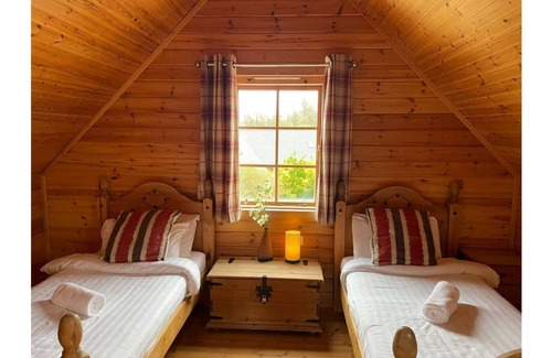 Llanbedr House | Lodge with Hot tub