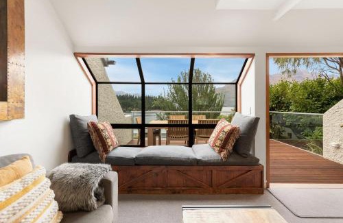 Queenstown Apartment | Lodges 6 - Lake views and close to town