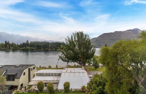 Queenstown Apartment | Lodges 6 - Lake views and close to town