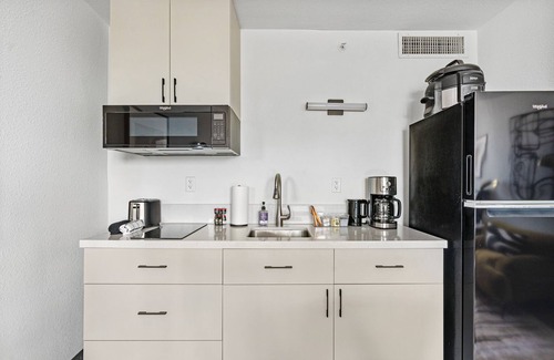 Greenway Plaza-Upper Kirby Apartment | Lodgeur | Quiet studio near Greenway | Upper Kirby